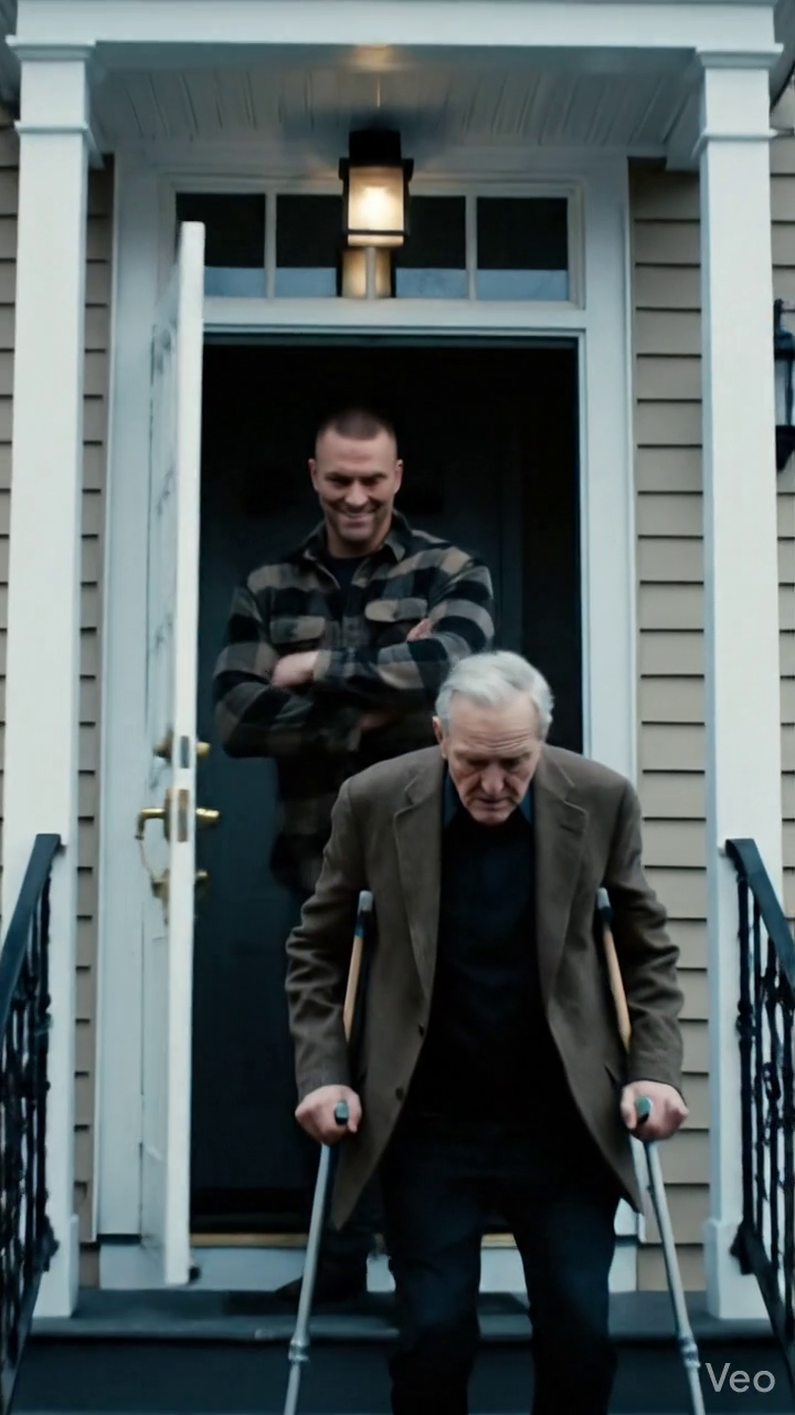 Toujours sur les béquilles après la chirurgie du genou, je suis rentré à la maison que j'avais gardée pendant plus de 40 ans dans l'Ohio et j'ai trouvé les serrures changées, les photos de famille ont disparu, et mon fils en droit bloquant le porche, en disant froidement, 