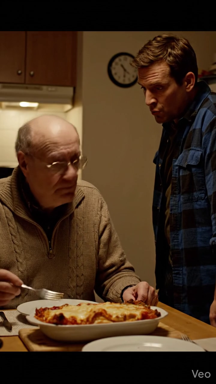 Au dîner dans l'appartement à côté du pressing, mon fils a soudain demandé, pourquoi tu vis encore ici ? Qu'est-il arrivé à la maison sur Sycamore que je vous ai rénové ? J'ai gelé parce que personne ne m'avait jamais donné de clés, et quand il s'est tourné pour appeler sa femme au club de lecture, le silence de l'autre bout s'est étendu si longtemps que toute la cuisine a compris qu'un secret avait été enterré depuis trop longtemps. Nouvelles