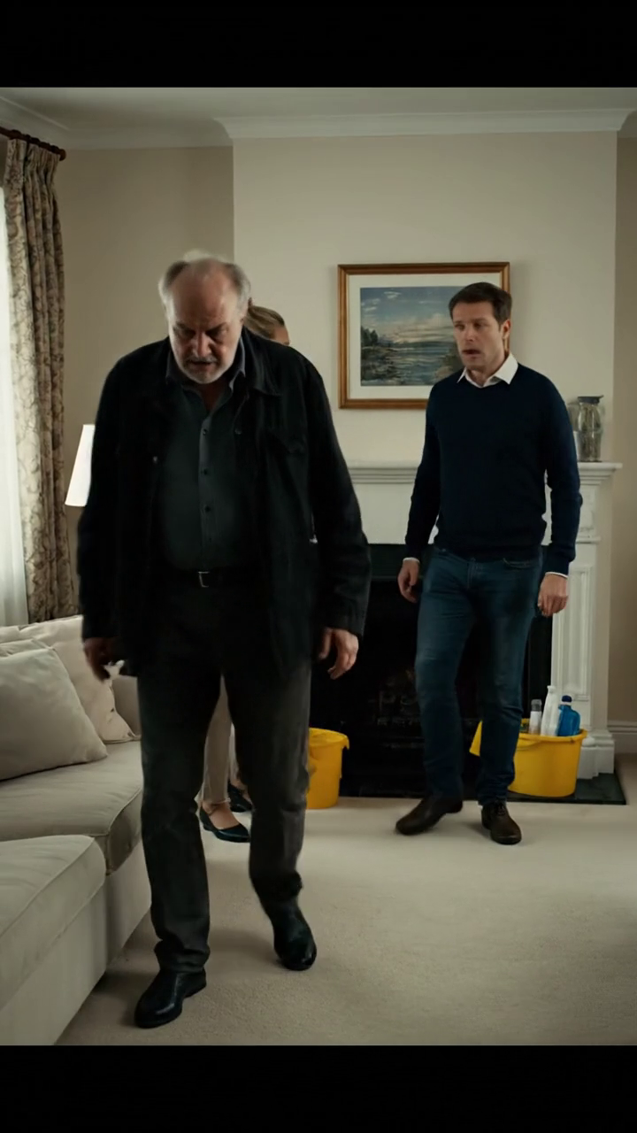 Pendant que je visitais mes parents de défunts épouses, ma belle-fille a jeté Bella le dernier chien portant encore l'odeur de la mémoire de ma femme dans un abri, puis a dit froidement, pourquoi garder ce mutant puant? La maison sent enfin propre, et après 3 ans sous mon toit, elle n'avait toujours pas appris qu'il y a des choses que vous touchez seulement si vous êtes prêt à dégager le chemin pour perdre votre place dans cette maison. Nouvelles