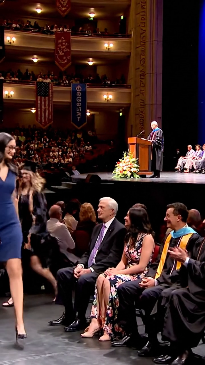 Olivia Sterling avait 15 ans quand son père s'est pointé à la porte et a dit : J'ai besoin d'une fille malade comme toi. Treize ans plus tard, ses parents s'attentaient fièrement à sa sœur, souriant pour des photos, méfiant la femme marchant vers le podium avec leur nom imprimé dans le programme était sur le point de rouvrir la tempête Ils ont enterré Nouvelles