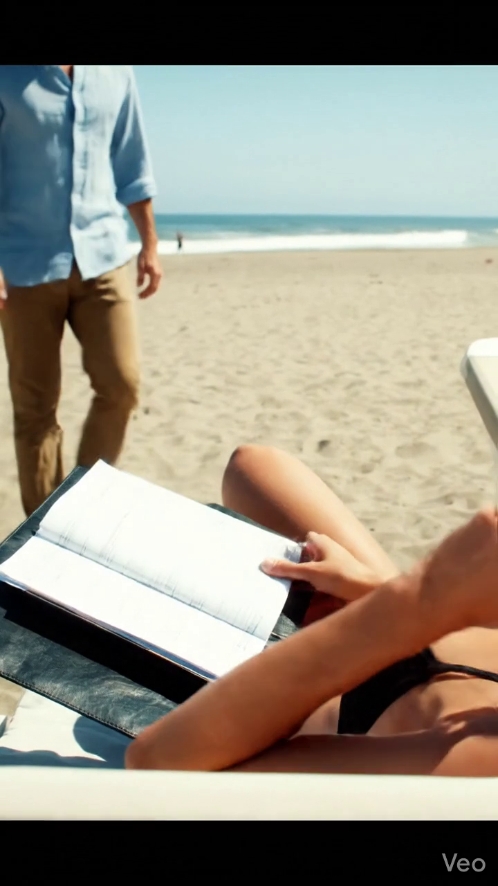 J'ai vu mon PDG Sunbathing Elle s'est évanouie, se réjouir de la vue?