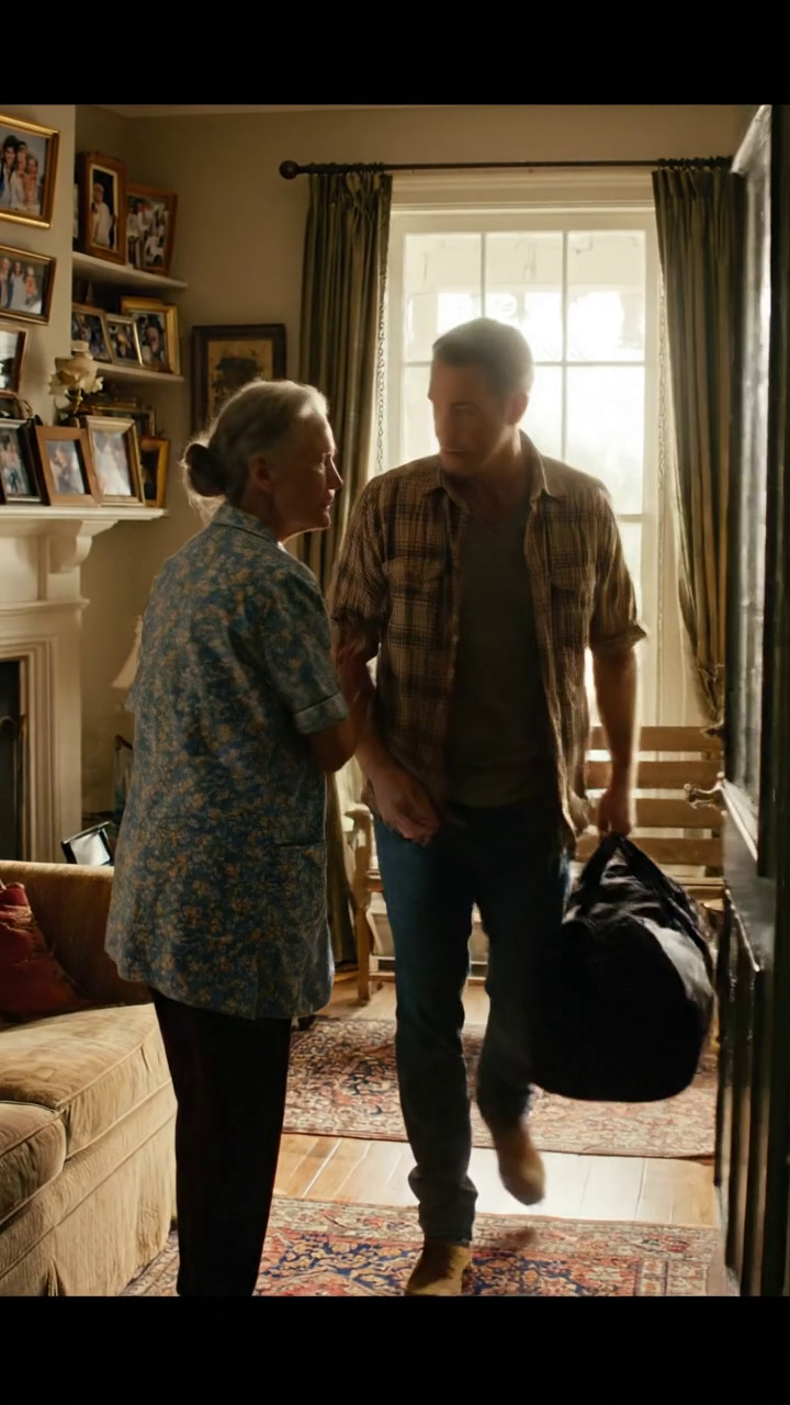 À soixante-deux ans, j'ai pensé que ma vie dans une petite ville d'Alabama s'était installée dans l'église les dimanches, les swings de porche, les vignes de tomates et les soirées calmes jusqu'à ce qu'un médecin visite, un pêcheur de la côte du Golfe, et une peine impossible a tourné mon nom dans le plus doux et le plus cruel Whisper dans Whisper Creek Nouvelles