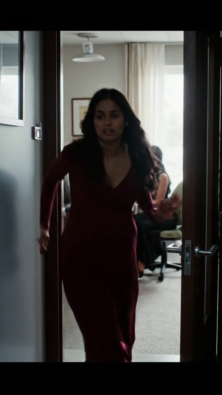 J'étais enceinte de six mois quand j'ai entendu la maîtresse de mon mari murmurer: «Frappe-la fort dans le ventre... et nous dirons au juge qu'elle est tombée. J'aurais dû fuir. Au lieu de cela, je suis resté assez longtemps pour entendre sa réponse et c'était le moment où mon mariage est mort. Ils pensaient que j'étais faible, instable, facile à effacer. Mais aucun d'eux ne savait une chose qui changerait tout au tribunal...