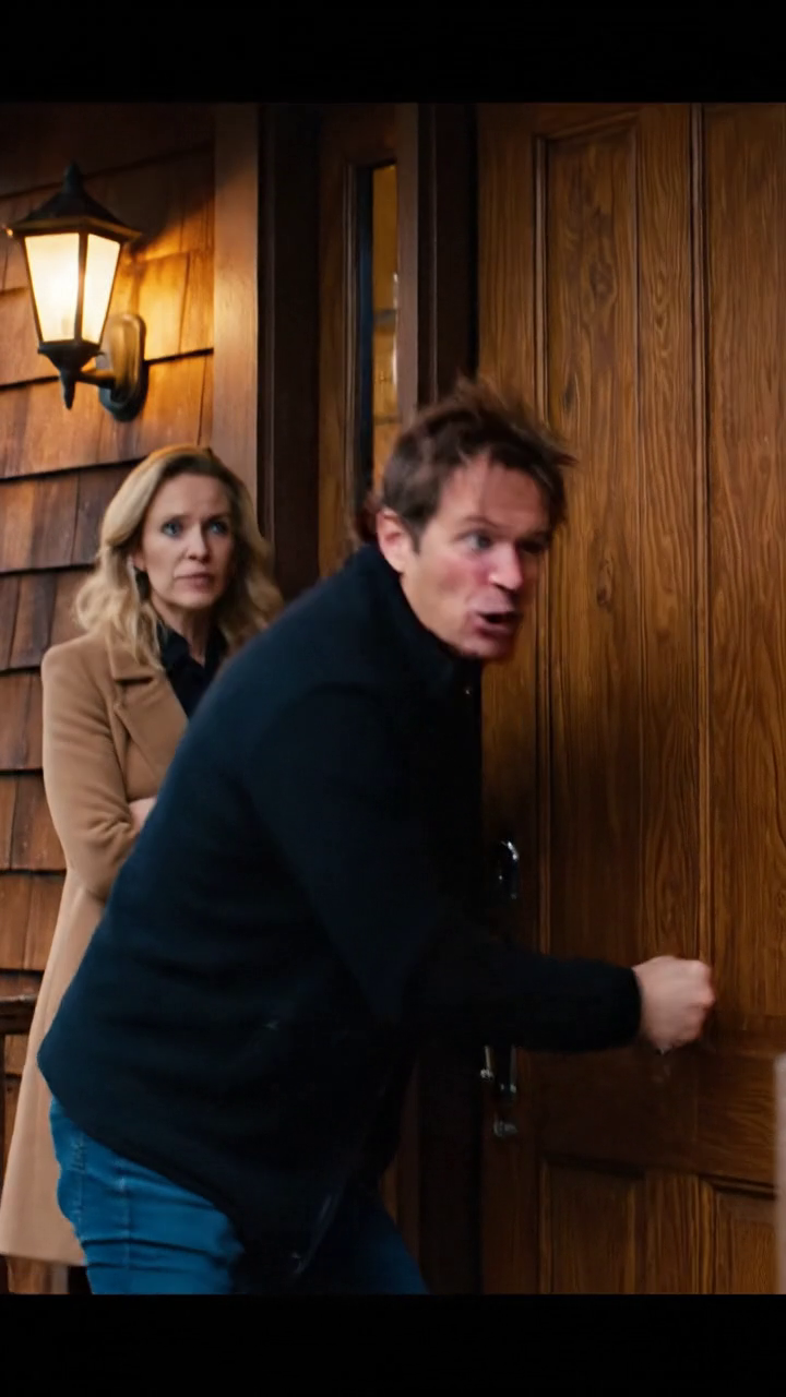 Mon fils a pointé vers ma porte d'entrée et a crié : « C'est la maison de ma femme, pas la vôtre, alors je suis parti pendant une heure, j'ai changé toutes les serrures de la maison mon défunt mari et je l'ai payé, et quand ils sont revenus supplier sur le trottoir, je me suis rendu compte qu'ils ne m'avaient pas simplement manqué de respect... ils avaient planifié quelque chose de bien pire. Nouvelles