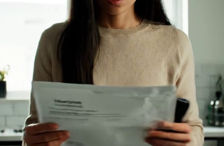 Ma sœur a pris une hypothèque de 560 000 $ à mon nom pour acheter une maison et quand j'ai découvert, mes parents m'ont dit de rester tranquille.047