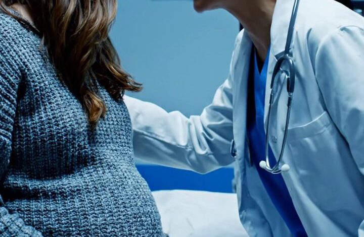 J'ai fait une échographie de routine, attendant d'entendre mon bébé battre le cœur. Au lieu de cela, mon médecin s'est mis à trembler, m'a mis de côté et m'a dit: «Tu dois partir maintenant. Faites divorcer. Je la regardai et lui demandai: «Pourquoi? Elle a tourné l'écran vers moi et m'a dit: «Parce que votre mari est déjà venu ici... avec une autre femme enceinte. Ce que j'ai vu ensuite ne m'a pas brisé le cœur, ça a tout changé. Histoires vraies