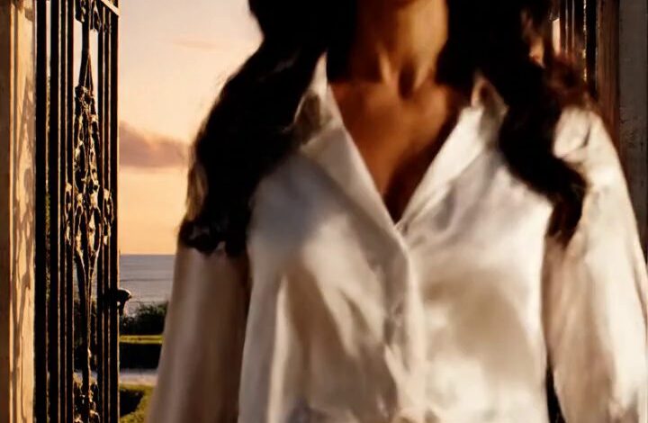 À 5h00 du matin, ma fille en droit s'est mise à mon 5,5 millions de dollars Santa Barbara Beach House avec un camion en mouvement et a dit, "Cette maison est à moi maintenant."J'ai dit au gardien d'ouvrir la porte, a pris une gorgée de thé, et a attendu qu'elle remette le dossier qu'elle pensait me finirait, parce que trente-deux jours plus tôt, je l'avais signé dans le but.