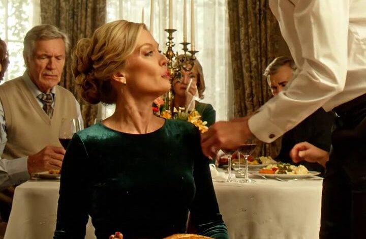 J'ai payé pour mes parents des billets d'avion pour qu'ils puissent voler vers Charleston et me voir après 4 ans d'écart, mais ils sont restés à la maison de ma soeur à 30 minutes pendant que je réglais la table du dîner et attendais une semaine entière... puis le dernier jour, mamans peut-être la prochaine fois, mon texto m'a fait ouvrir mon application bancaire et voir ce que toute ma famille n'a jamais voulu que je me souvienne News