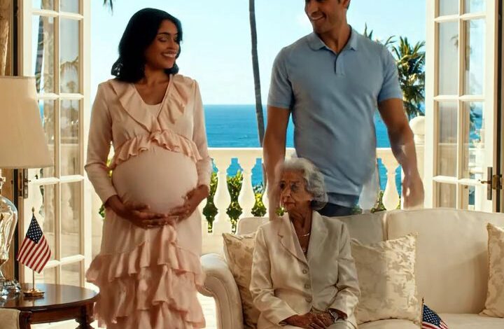 Sept ans après que ma belle-fille m'a tranquillement chassé de ma propre vie de fils, ils sont arrivés à ma maison de Floride avec un bébé sur le chemin, un sourire poli, et la croyance soudaine que la femme qu'ils avaient ignorée était maintenant censée faire place pour eux, mais ils n'avaient aucune idée de combien une vie peut grandir tandis que d'autres gens sont occupés à la traiter comme une pensée après.