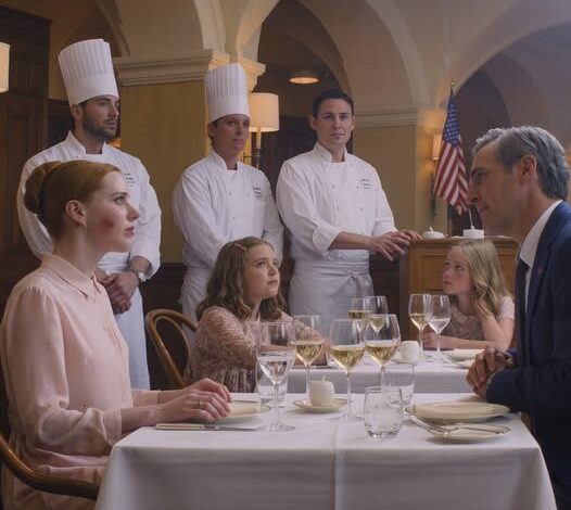 Tu gâches mon anniversaire. Ma sœur a crié au dîner de 4 200 $. Papa m'a giflé. Je me suis levé. sourit. le chef s'est précipité de la cuisine pas vers mon père. Il s'est prosterné devant moi.