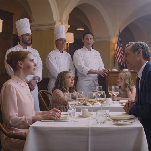 Tu gâches mon anniversaire. Ma sœur a crié au dîner de 4 200 $. Papa m'a giflé. Je me suis levé. sourit. le chef s'est précipité de la cuisine pas vers mon père. Il s'est prosterné devant moi.