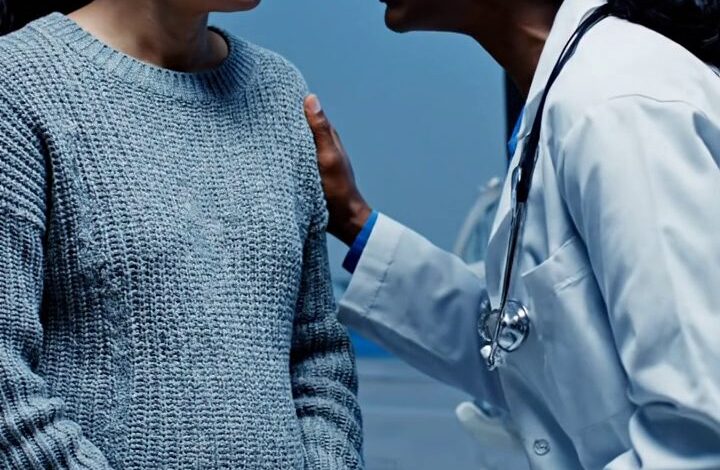 J'ai fait une échographie de routine, attendant d'entendre mon bébé battre le cœur. Au lieu de cela, mon médecin s'est mis à trembler, m'a mis de côté et m'a dit: «Tu dois partir maintenant. Faites divorcer. Je la regardai et lui demandai: «Pourquoi? Elle a tourné l'écran vers moi et m'a dit: «Parce que votre mari est déjà venu ici... avec une autre femme enceinte. Ce que j'ai vu ensuite ne m'a pas brisé le cœur, ça a tout changé. Histoires vraies